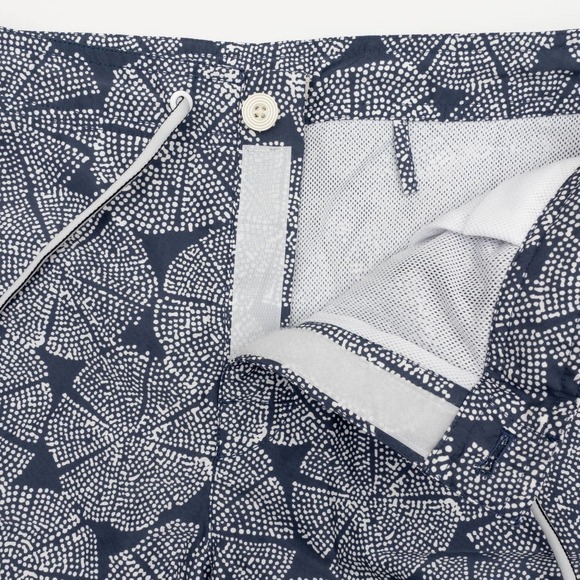 NWOT Club Monaco Printed Swim Trunks Men's Medium - Picture 8 of 9